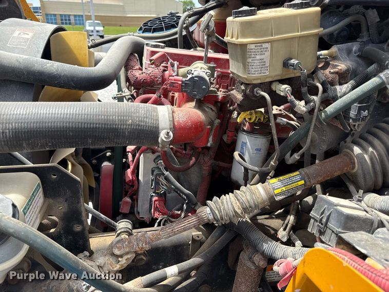 image for item DZ4197 2010 Thomas  Saf-T-liner school bus