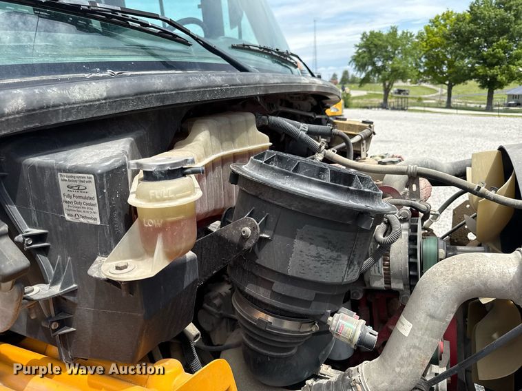 image for item DZ4197 2010 Thomas  Saf-T-liner school bus