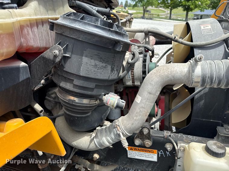 image for item DZ4197 2010 Thomas  Saf-T-liner school bus