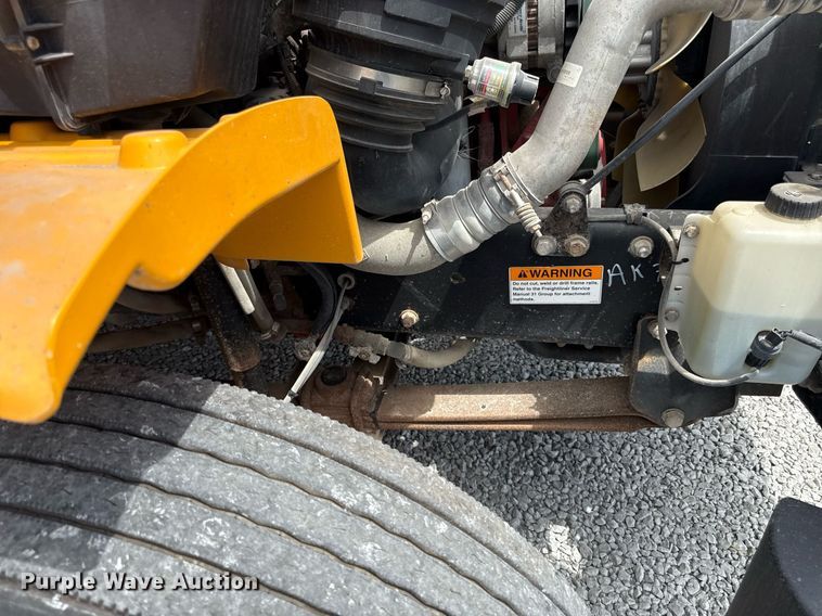 image for item DZ4197 2010 Thomas  Saf-T-liner school bus