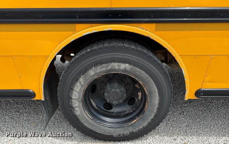 image for item DZ4197 2010 Thomas  Saf-T-liner school bus