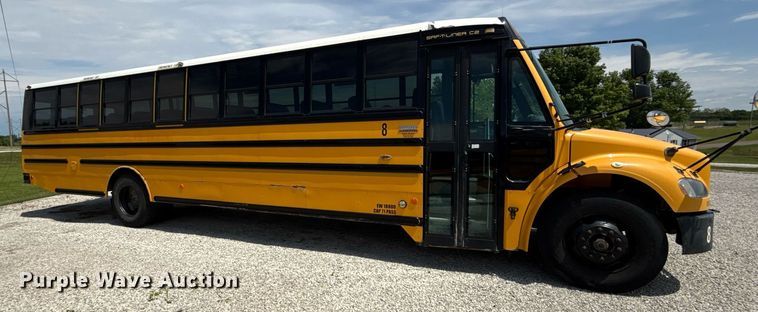 2010 Thomas Saf-T-Liner C2 school bus in Easton, KS | Item