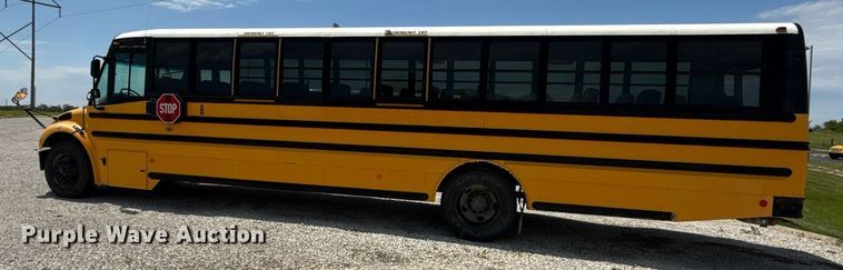 2010 Thomas Sad-T-Liner C2 school bus in Easton, KS | Item