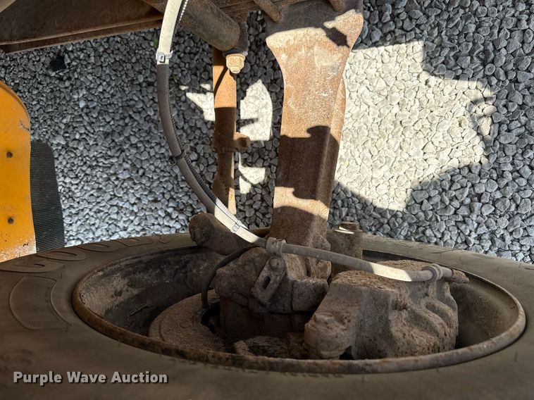 image for item DZ4198 2010 Thomas Saf-T-Liner C2 school bus