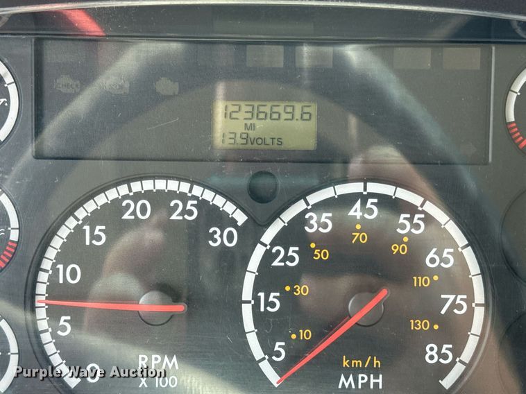 image for item DZ4198 2010 Thomas Saf-T-Liner C2 school bus