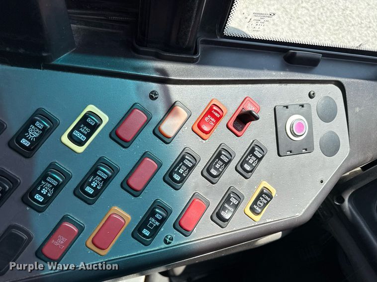 image for item DZ4198 2010 Thomas Saf-T-Liner C2 school bus