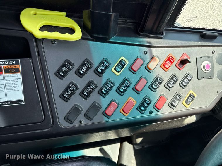 image for item DZ4198 2010 Thomas Saf-T-Liner C2 school bus