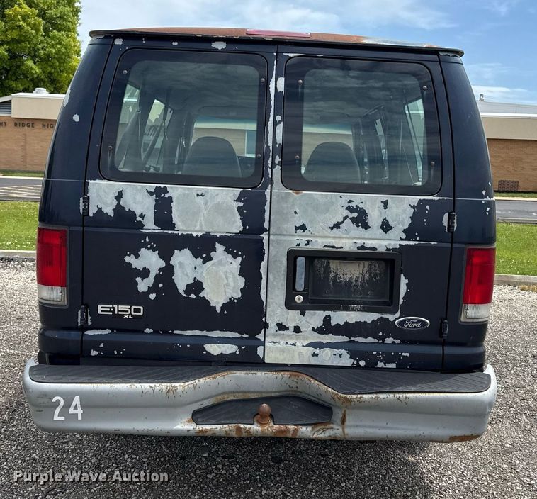 image for item DZ4200 1999 Ford E150 van