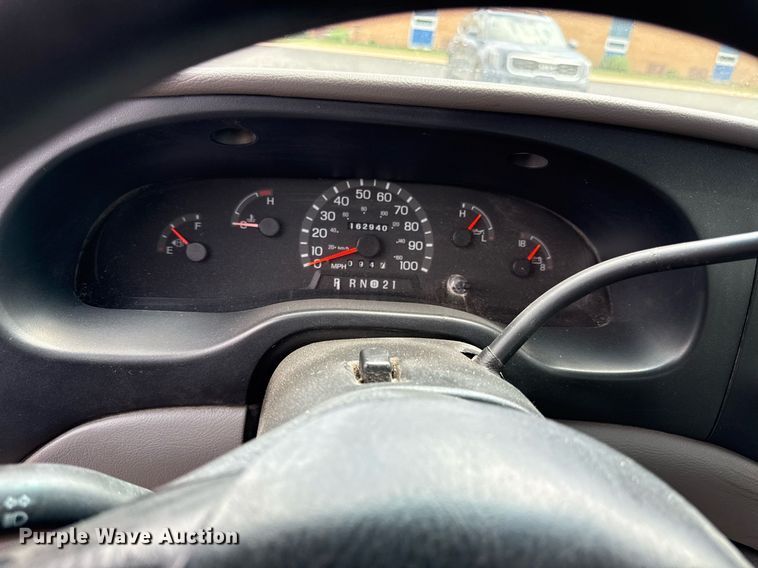 image for item DZ4200 1999 Ford E150 van