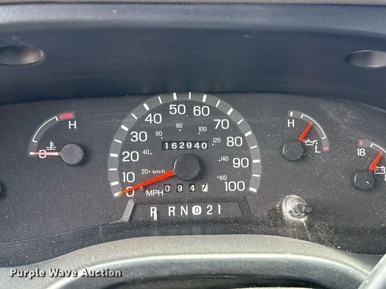 image for item DZ4200 1999 Ford E150 van