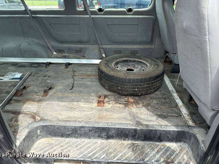 image for item DZ4200 1999 Ford E150 van