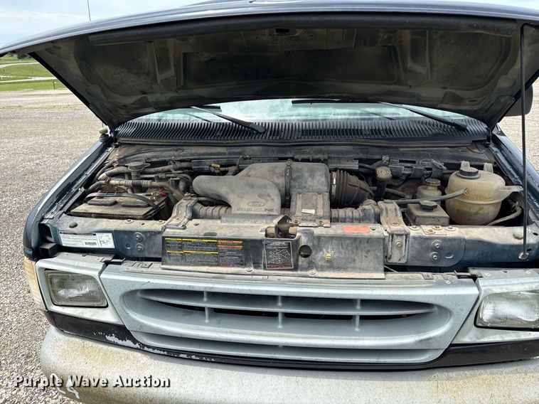 image for item DZ4200 1999 Ford E150 van