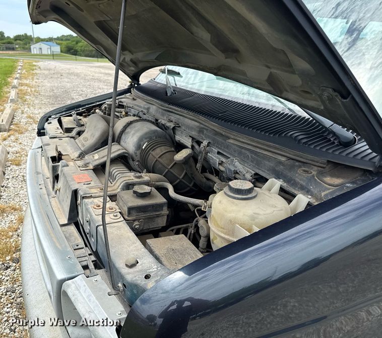 image for item DZ4200 1999 Ford E150 van