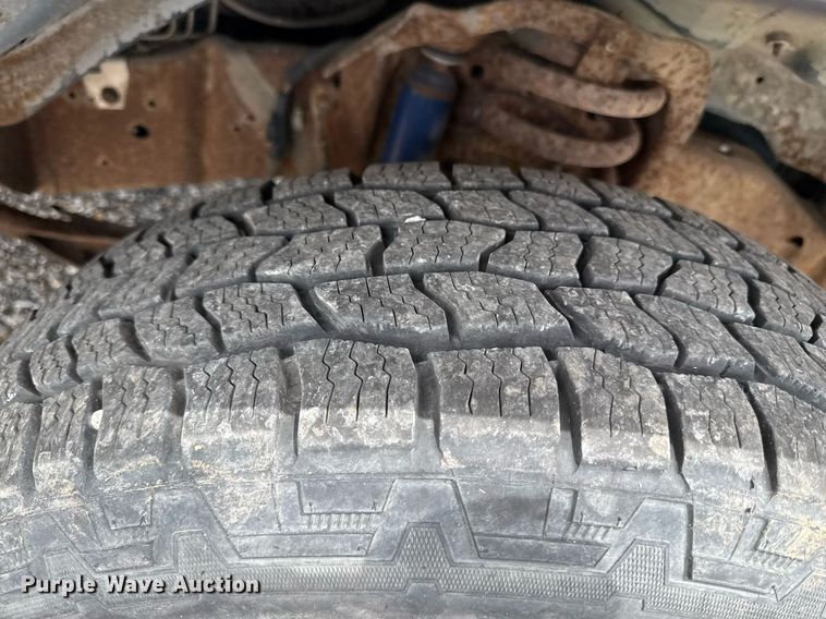 image for item DZ4200 1999 Ford E150 van