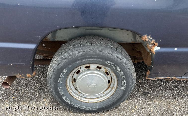 image for item DZ4200 1999 Ford E150 van