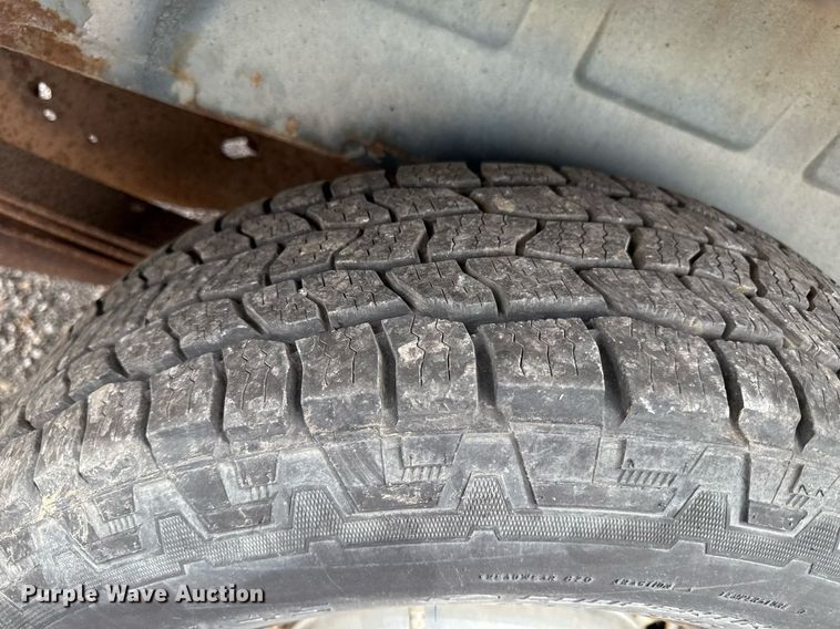 image for item DZ4200 1999 Ford E150 van