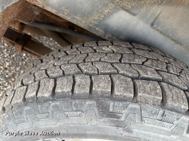 image for item DZ4200 1999 Ford E150 van