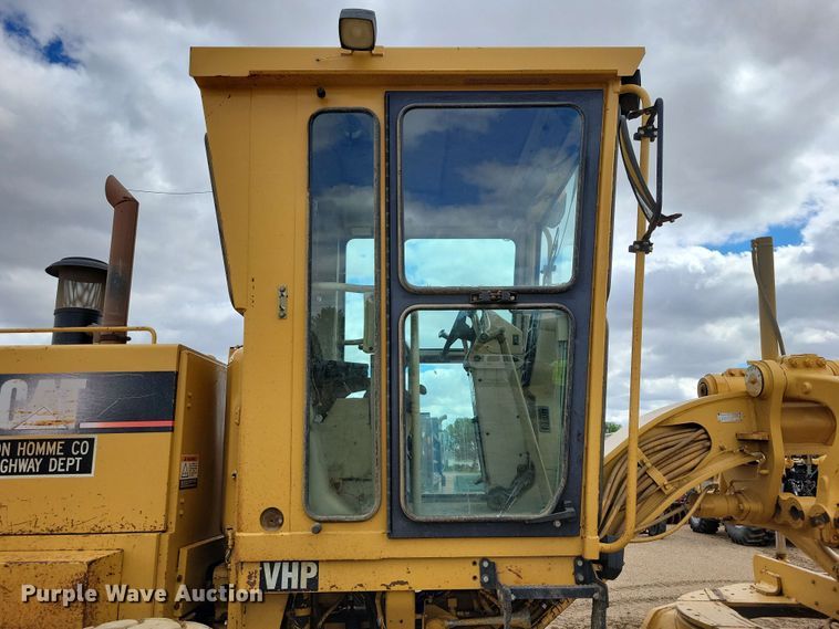 image for item EA2448 1996 Caterpillar 140H motor grader