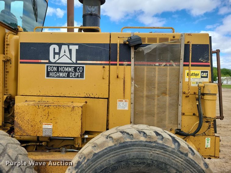 image for item EA2448 1996 Caterpillar 140H motor grader