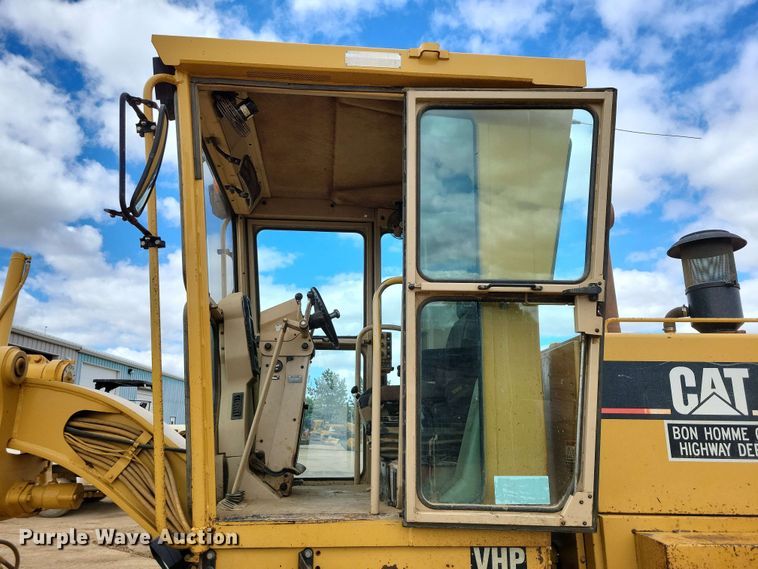 image for item EA2448 1996 Caterpillar 140H motor grader