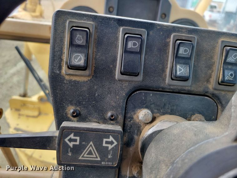 image for item EA2448 1996 Caterpillar 140H motor grader