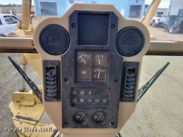 image for item EA2448 1996 Caterpillar 140H motor grader