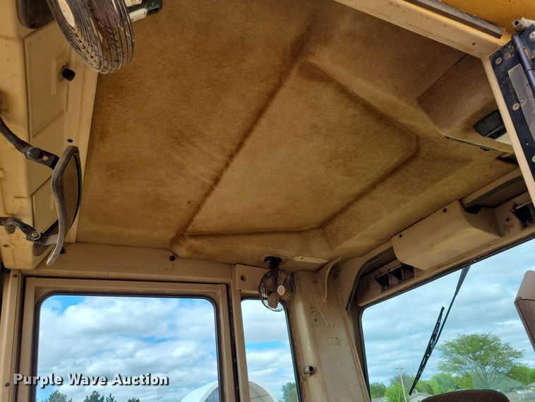 image for item EA2448 1996 Caterpillar 140H motor grader