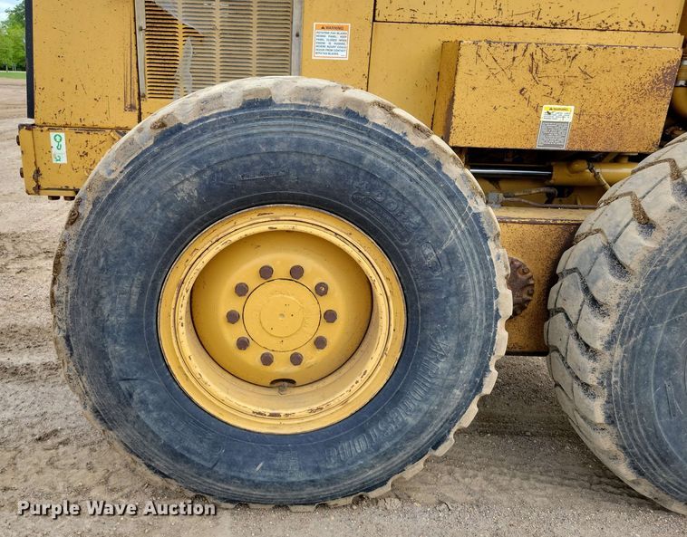 image for item EA2448 1996 Caterpillar 140H motor grader