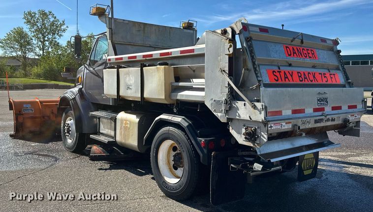 image for item EB2586 2007 Sterling L7500 dump truck