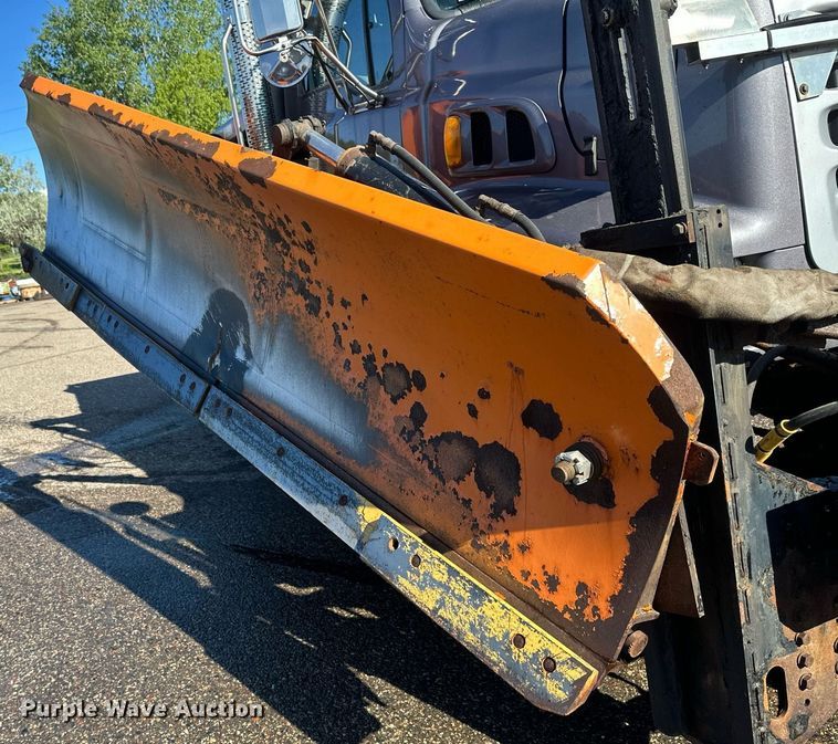 image for item EB2586 2007 Sterling L7500 dump truck