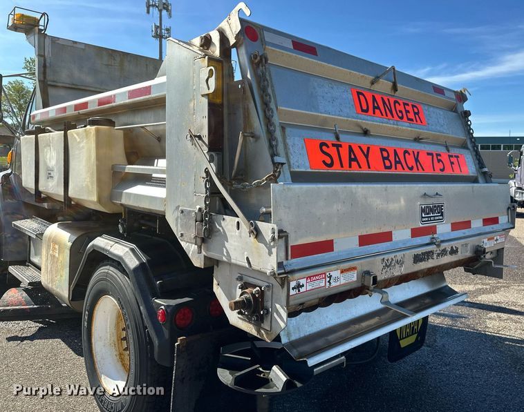 image for item EB2586 2007 Sterling L7500 dump truck