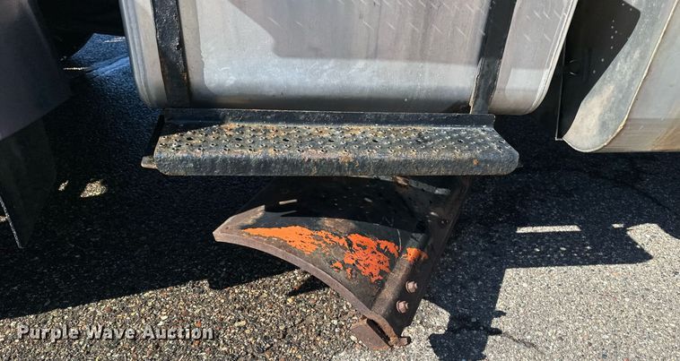 image for item EB2586 2007 Sterling L7500 dump truck