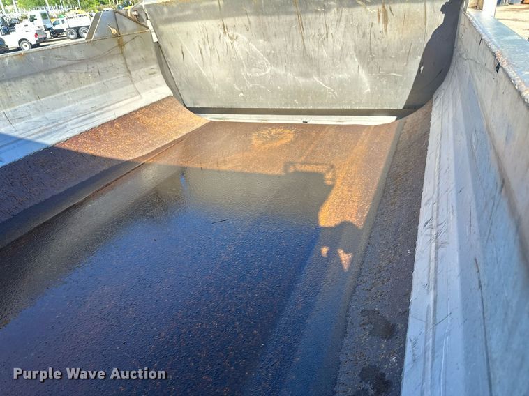 image for item EB2586 2007 Sterling L7500 dump truck