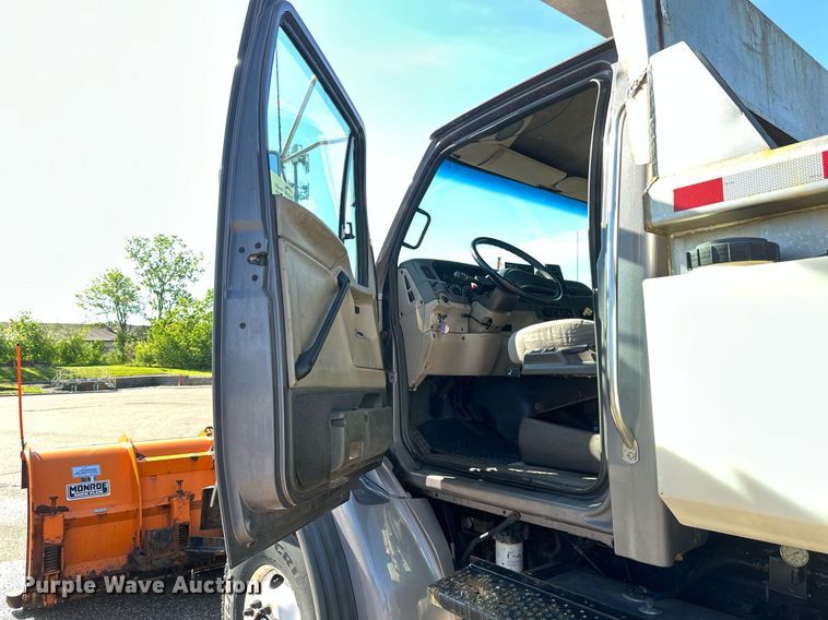 image for item EB2586 2007 Sterling L7500 dump truck