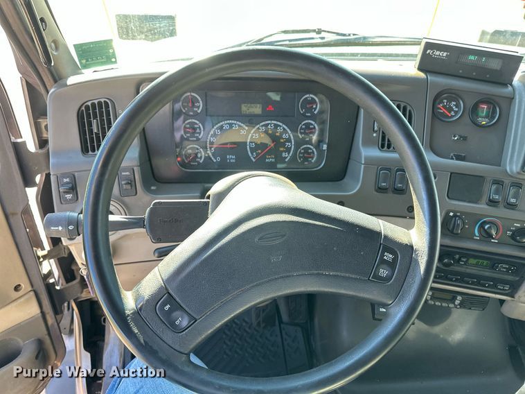 image for item EB2586 2007 Sterling L7500 dump truck