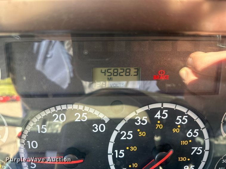 image for item EB2586 2007 Sterling L7500 dump truck