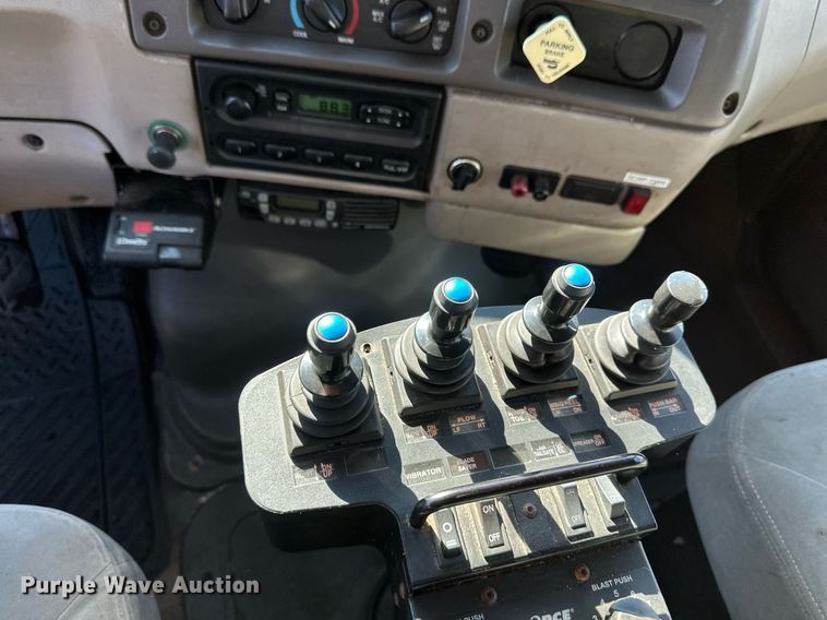 image for item EB2586 2007 Sterling L7500 dump truck