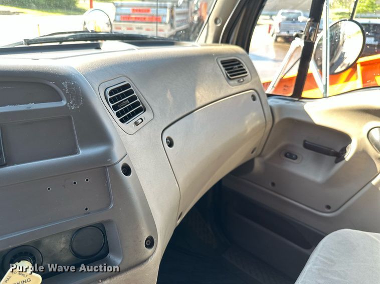 image for item EB2586 2007 Sterling L7500 dump truck