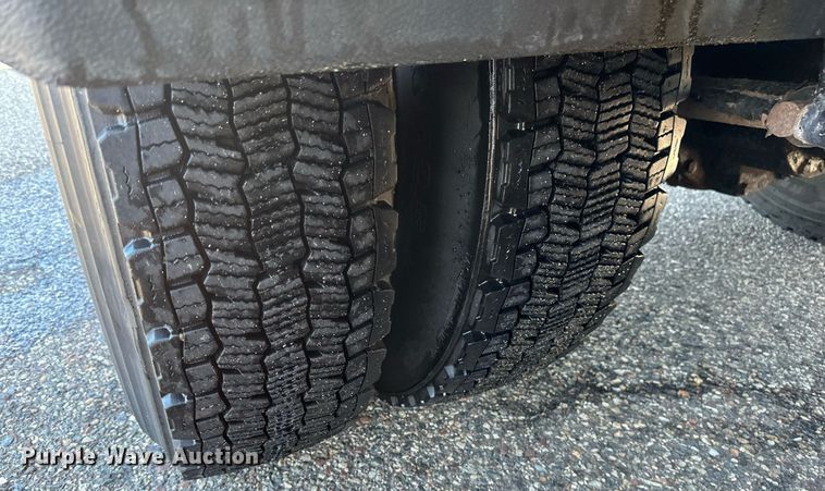 image for item EB2586 2007 Sterling L7500 dump truck