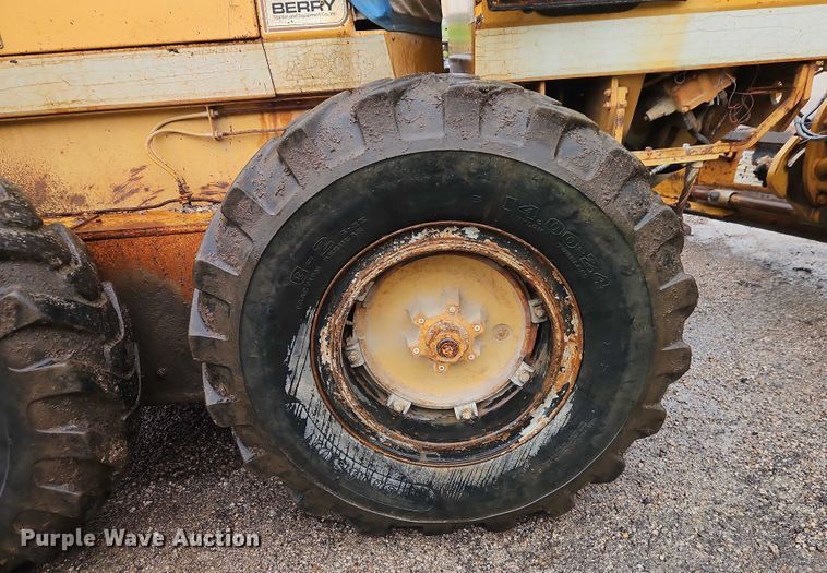 image for item EB8100 Galion Dresser A500 motor grader