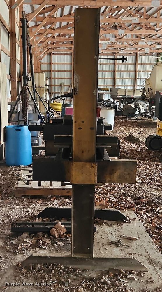 image for item EB8101 Hydraulic press