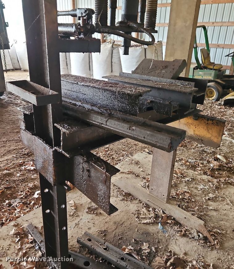 image for item EB8101 Hydraulic press