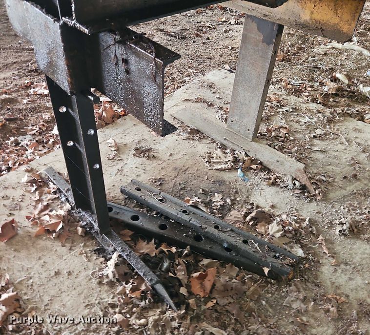 image for item EB8101 Hydraulic press