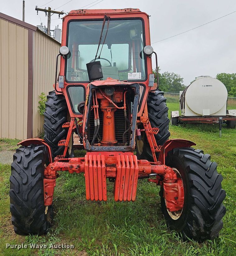 image for item EB8103 Belarus 925 MFWD tractor
