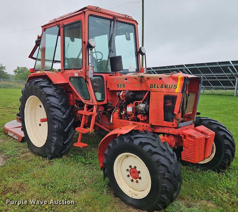 image for item EB8103 Belarus 925 MFWD tractor