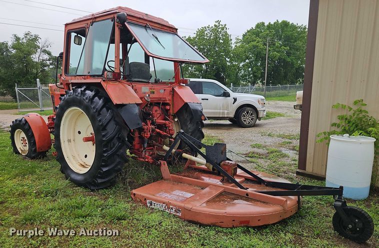 image for item EB8103 Belarus 925 MFWD tractor