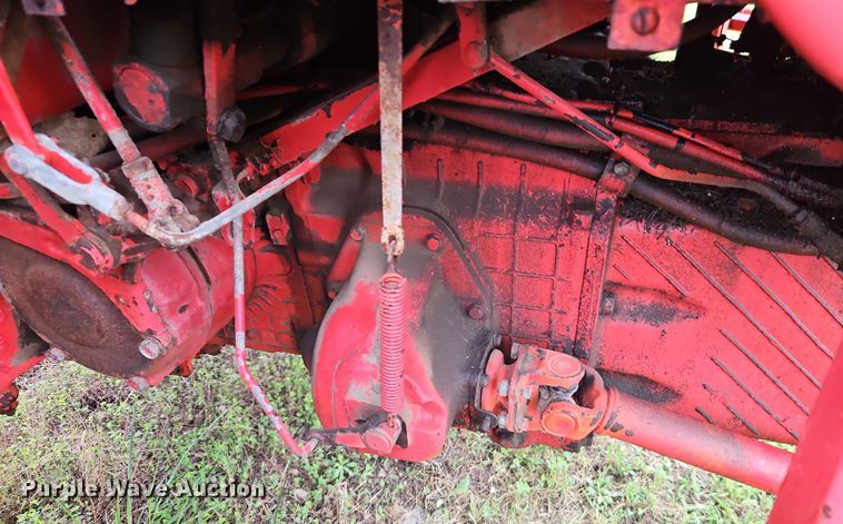 image for item EB8103 Belarus 925 MFWD tractor