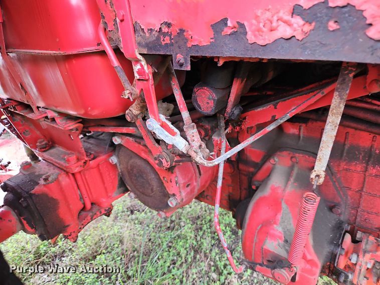 image for item EB8103 Belarus 925 MFWD tractor