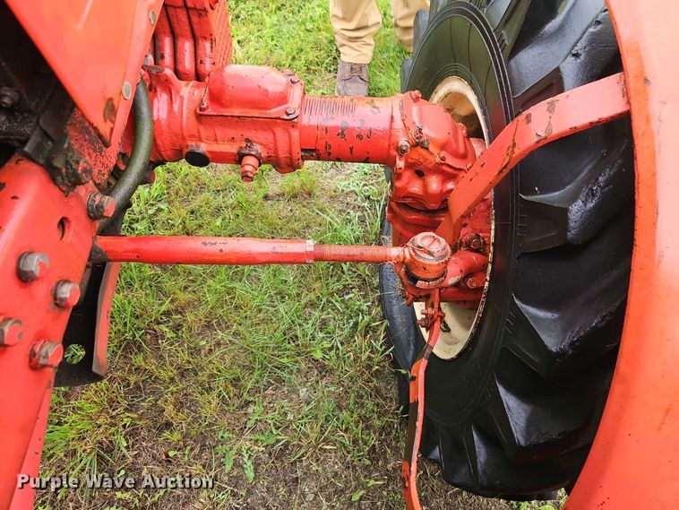 image for item EB8103 Belarus 925 MFWD tractor