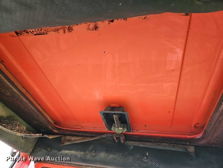 image for item EB8103 Belarus 925 MFWD tractor